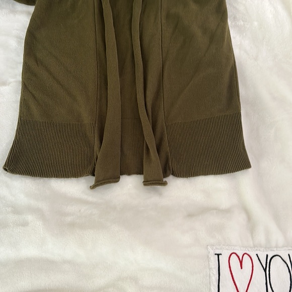Mossimo Olive Green Short Puff Sleeve Cardigan - Picture 4 of 4